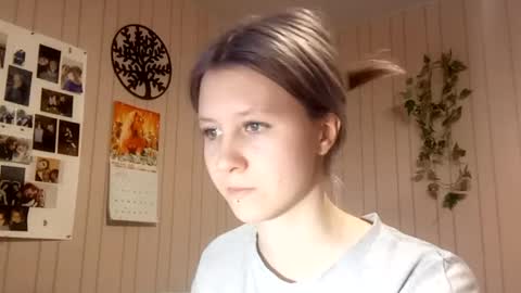 Snapshot of novellahartig chatting on February 2026 03:24:01 PM Sari It is my first day online show from February 2026 03:24:01 PM