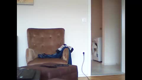 Snapshot of nudist_man chatting on December 2024 10:44:02 AM Milen online show from December 2024 10:44:02 AM