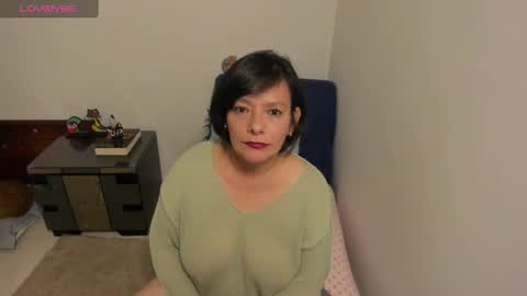 nuit_rose online show from September 2025 02:22:01 AM