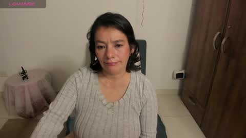 Snapshot of nuit_rose chatting on April 2026 01:43:01 AM nuit_rose online show from April 2026 01:43:01 AM