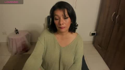 Snapshot of nuit_rose chatting on May 2026 01:55:01 AM nuit_rose online show from May 2026 01:55:01 AM