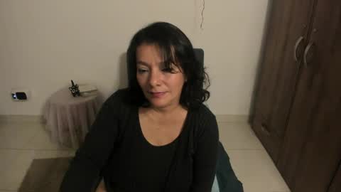 Snapshot of nuit_rose chatting on May 2026 02:09:02 AM nuit_rose online show from May 2026 02:09:02 AM