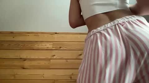 Ema online show from November 2025 05:06:01 AM