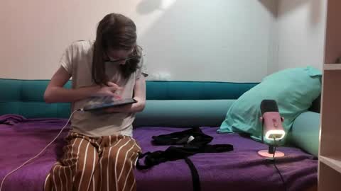 Nuttyowo online show from April 2026 06:16:02 PM