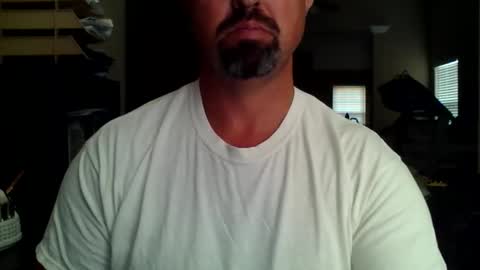 nvrenuff1979 online show from November 2025 01:33:02 PM