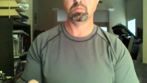 nvrenuff1979 online show from March 2026 12:34:01 PM