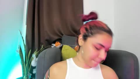 Nia online show from October 2025 12:14:01 AM