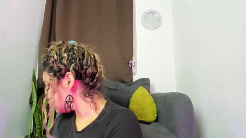 Nia online show from April 2026 12:52:02 AM