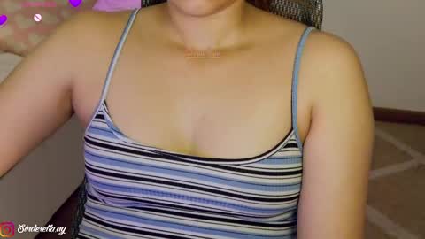 Snapshot of nylaahhh chatting on June 2026 10:04:01 AM Nylaah online show from June 2026 10:04:01 AM