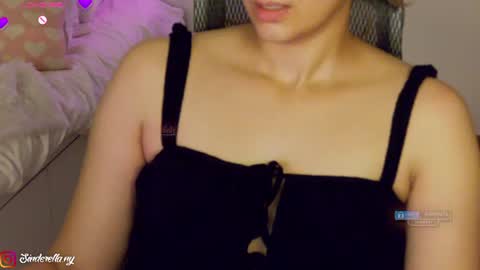 Snapshot of nylaahhh chatting on June 2026 01:17:02 AM Nylaah online show from June 2026 01:17:02 AM