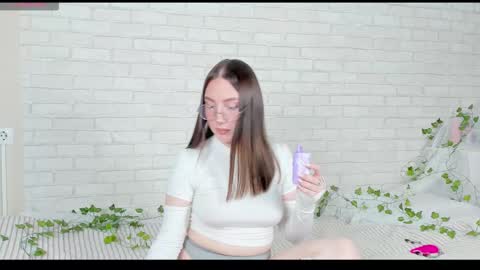 Kat online show from November 2025 06:29:01 PM