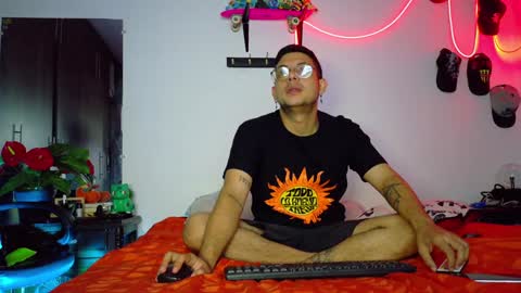 Snapshot of nymphobuddies chatting on January 2025 06:21:01 AM David and Steven Independents online show from January 2025 06:21:01 AM