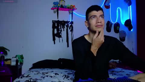 Snapshot of nymphobuddies chatting on February 2025 01:41:02 AM David and Steven Independents online show from February 2025 01:41:02 AM