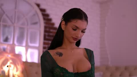 Nyssa online show from April 2026 06:10:01 PM