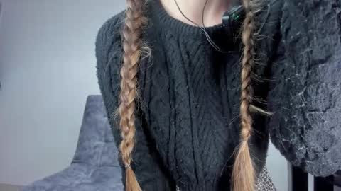 Laura nyu online show from October 2025 08:32:01 PM