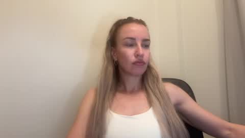 Snapshot of nyxelia_ chatting on May 2026 07:04:01 AM Anastasia online show from May 2026 07:04:01 AM