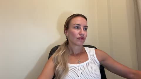 Snapshot of nyxelia_ chatting on July 2026 07:23:02 AM Anastasia online show from July 2026 07:23:02 AM