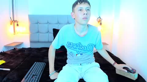 Snapshot of oasis_ossa chatting on December 2024 07:50:02 AM Lyam online show from December 2024 07:50:02 AM