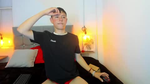 Snapshot of oasis_ossa chatting on December 2024 04:03:02 AM Lyam online show from December 2024 04:03:02 AM