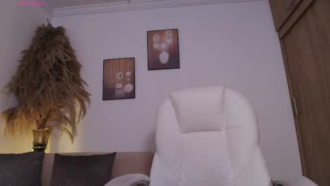 Snapshot of octavia_rouse chatting on April 2026 01:59:01 PM independent model online show from April 2026 01:59:01 PM