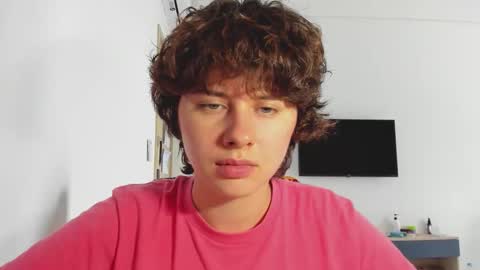 Evie online show from November 2025 05:54:01 AM