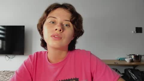 Evie online show from April 2026 09:23:02 AM