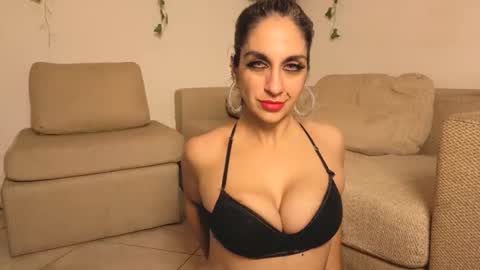 Snapshot of odalisca_bellydancer chatting on May 2026 07:02:02 AM Daniela Dany online show from May 2026 07:02:02 AM