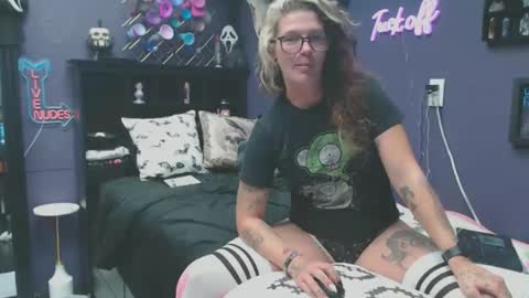 Oddy With A Body online show from October 2025 06:25:01 AM