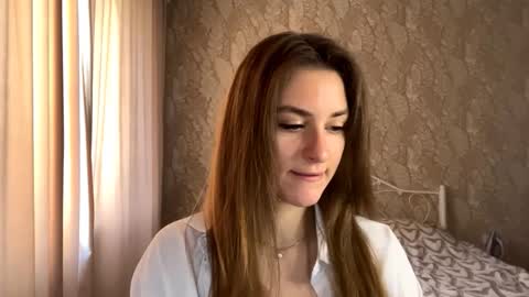 Mia online show from October 2025 08:59:01 AM