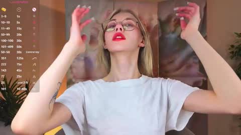 Snapshot of odelyncure chatting on February 2026 11:02:01 AM Lynna online show from February 2026 11:02:01 AM