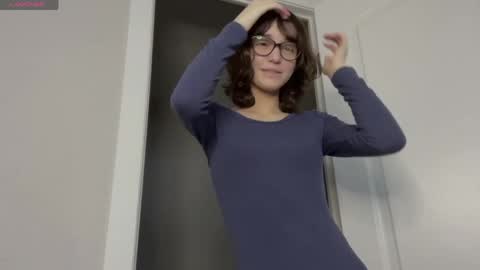 Thea online show from April 2026 04:39:01 AM