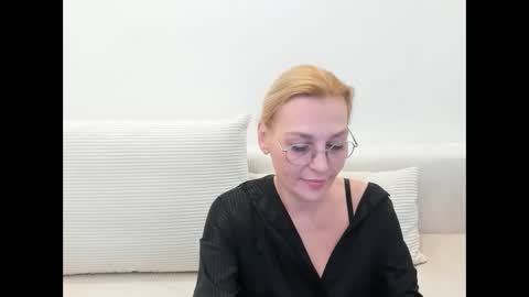 Snapshot of oeigesmik chatting on April 2026 09:54:02 AM oeigesmik online show from April 2026 09:54:02 AM