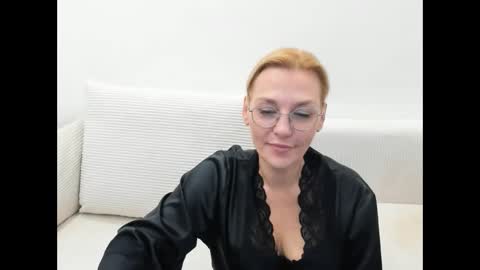Snapshot of oeigesmik chatting on April 2026 10:48:01 AM oeigesmik online show from April 2026 10:48:01 AM
