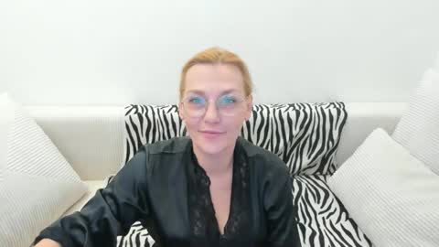 Snapshot of oeigesmik chatting on April 2026 08:57:02 AM oeigesmik online show from April 2026 08:57:02 AM