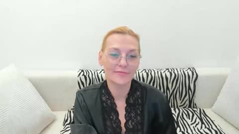 Snapshot of oeigesmik chatting on April 2026 09:01:02 AM oeigesmik online show from April 2026 09:01:02 AM