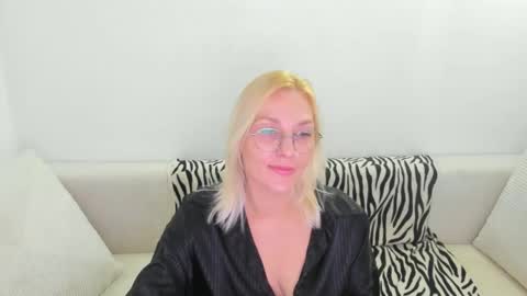 Snapshot of oeigesmik chatting on April 2026 01:41:02 PM oeigesmik online show from April 2026 01:41:02 PM