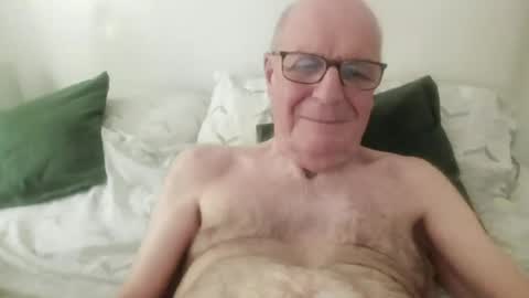 Snapshot of oggi95 chatting on June 2026 11:01:01 AM oggi95 online show from June 2026 11:01:01 AM