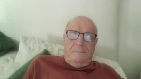 Snapshot of oggi95 chatting on June 2026 02:06:01 PM oggi95 online show from June 2026 02:06:01 PM