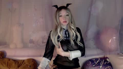 Milly online show from October 2025 12:23:01 PM