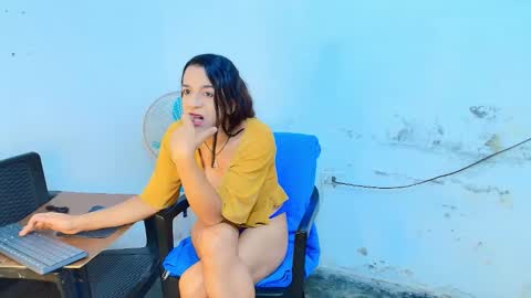 Snapshot of oh_tique chatting on February 2026 01:05:02 PM LU online show from February 2026 01:05:02 PM