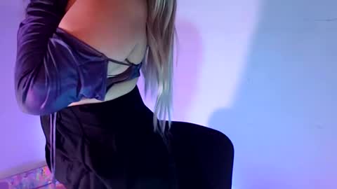 Snapshot of oh_xxxlt4 chatting on February 2025 12:05:02 PM Oh xxxLt4 online show from February 2025 12:05:02 PM