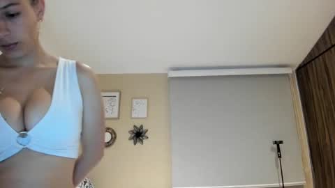 Snapshot of ohanna_ chatting on December 2024 10:43:02 PM ohanna_ online show from December 2024 10:43:02 PM