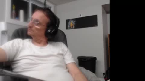 Snapshot of ohbitt chatting on September 2025 04:47:01 AM ohbitt online show from September 2025 04:47:01 AM