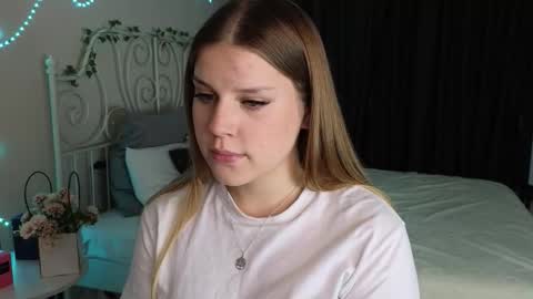 Snapshot of ohh_caitlyn chatting on October 2025 01:36:02 AM Caitlyn or Catie online show from October 2025 01:36:02 AM
