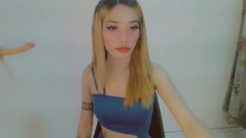 ohmyalessandraxcx online show from September 2025 02:11:02 PM