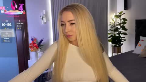 Emma online show from October 2025 01:28:01 AM