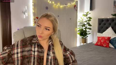 Emma online show from December 2025 01:13:02 AM