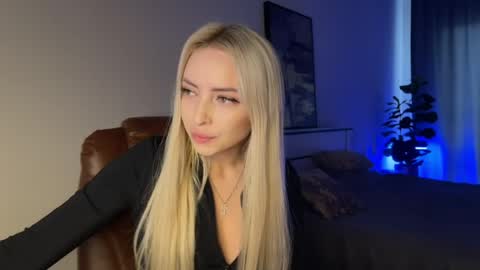 Snapshot of ohmyemma chatting on May 2026 01:57:02 AM Emma online show from May 2026 01:57:02 AM
