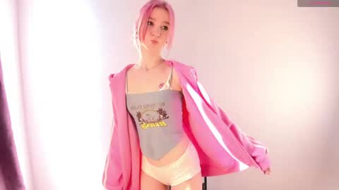 Emi and Ohpi online show from April 2026 01:26:01 PM