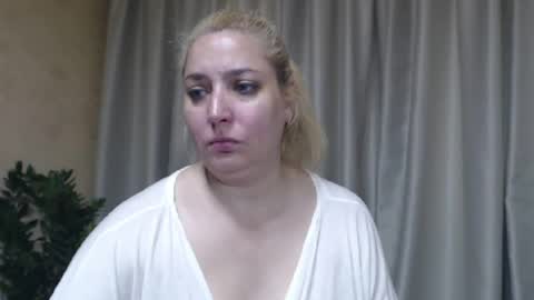 Snapshot of ohsweetiren chatting on June 2026 07:51:02 AM Iren online show from June 2026 07:51:02 AM